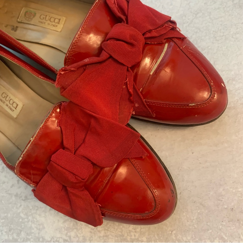 Gucci Vintage Rare Fine Red Shiny Patent Leather Bow Front Pointy loafers - Picture 2 of 16